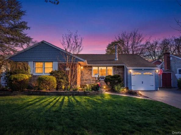 2489 Eileen Road, Oceanside NY 11572