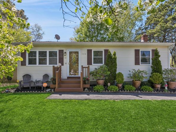 126 New Jersey Avenue, Bellport NY 11713