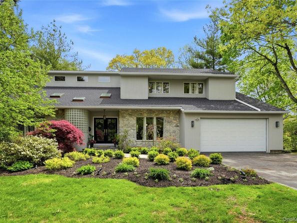 4 Cross Lane, Glen Head NY 11545