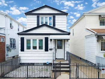 1541 E 95th Street