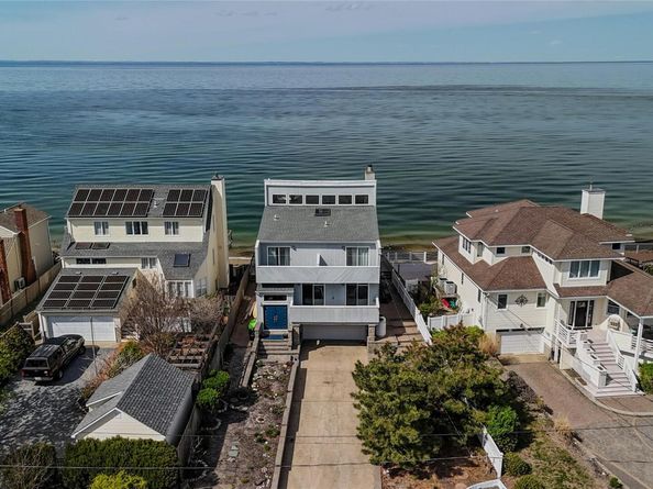16 Makamah Beach Road, Northport NY 11768
