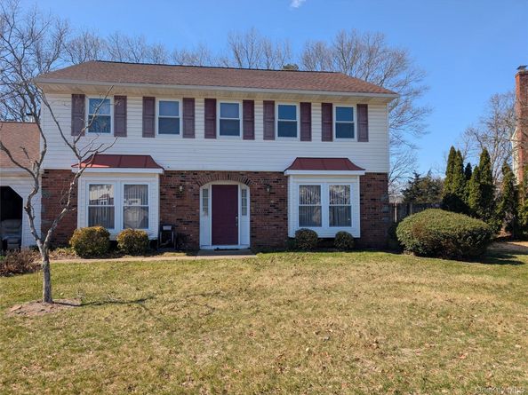 58 Glenmere Way, Holbrook NY 11741