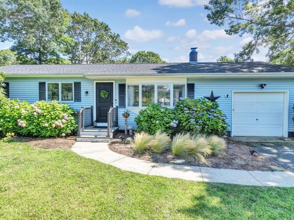 21 Holzman Drive, Hampton Bays NY 11946