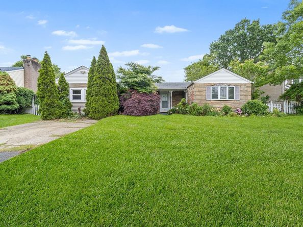 45 W 23rd Street, Deer Park NY 11729