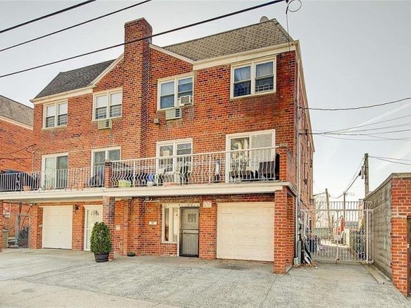 57-12 164 Street, Flushing NY 11365