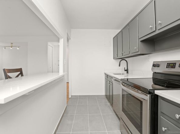 80 Cartright Street 8B, Bridgeport CT 06604