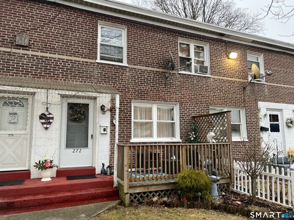 272 Court D, Bld 54 Court, Bridgeport CT 06610