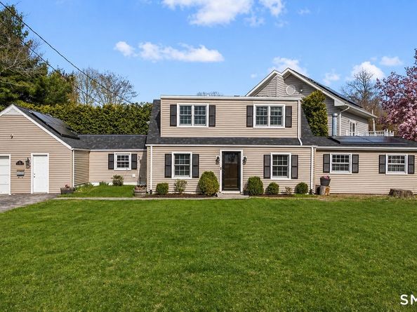 11 Barmore Drive W, Stamford CT 06905