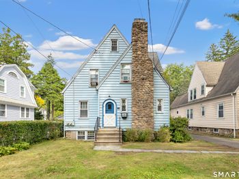 109 Oaklawn Avenue