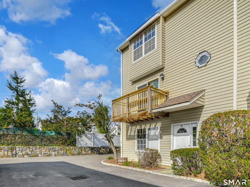 22 Dora Street D, Stamford CT 06902