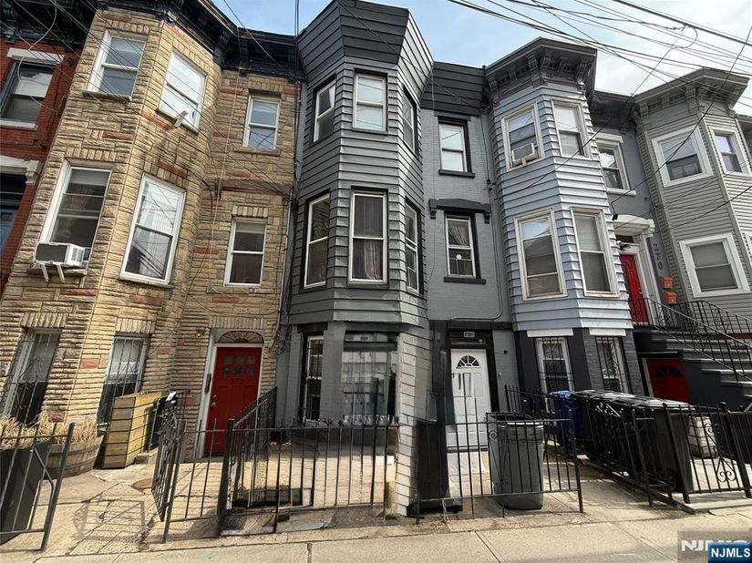 270 1/2 Summit Avenue, Jersey City NJ 07306