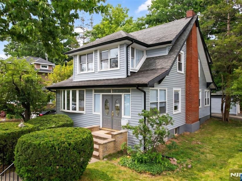 933 Maple Avenue, Ridgefield NJ 07657