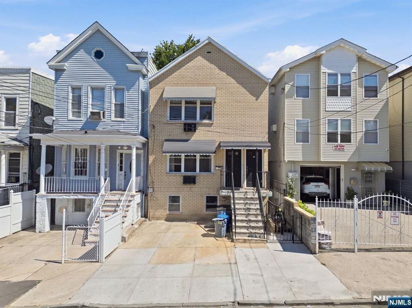 84 Clendenny Avenue, Jersey City NJ 07304