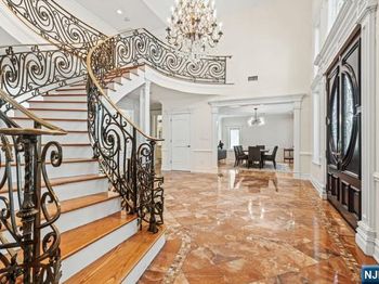 512 Winterburn Grove