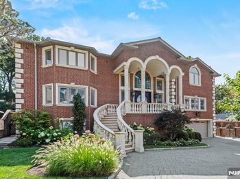 512 Winterburn Grove