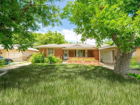 2217  Gaylord Drive , Dallas Texas 75227