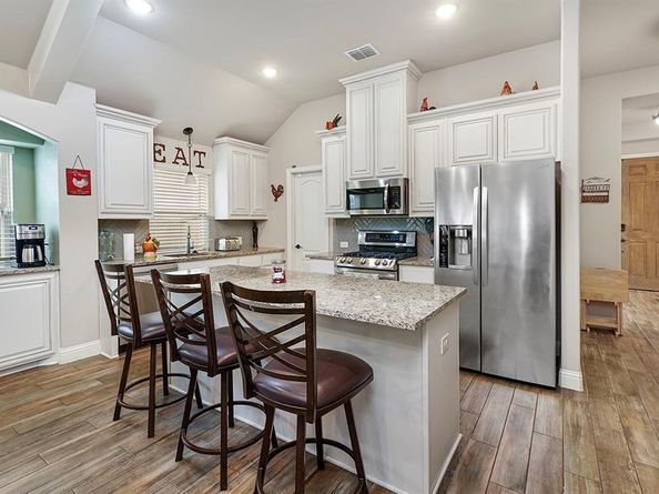 1709  George Lane , Little Elm Texas 75068