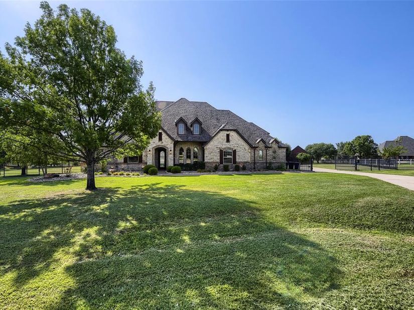 1501  Willow Tree Drive , Fort Worth Texas 76052