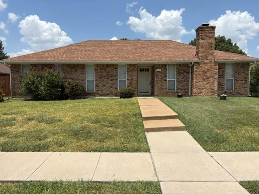 1611  Steenson Drive , Carrollton Texas 75007