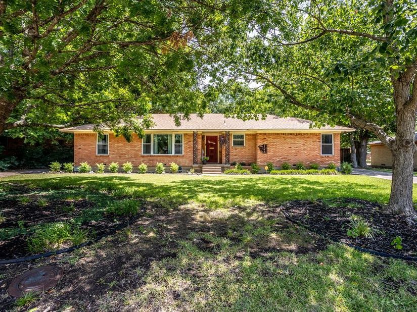 124  MARTIN Drive , Lancaster Texas 75146