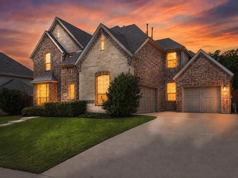 10846  Smoky Oak Trail , Argyle Texas 76226