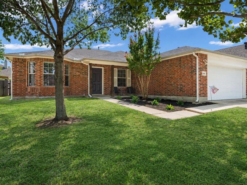 4306  Wood Stone Circle , Corinth Texas 76208