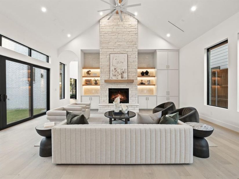 6475  Trammel Drive , Dallas Texas 75214