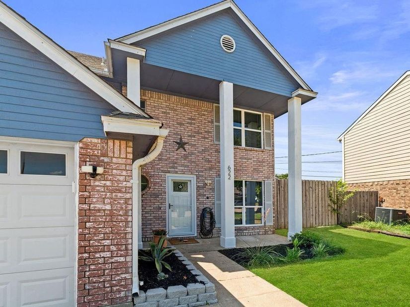 622  Mission Hills Drive , Arlington Texas 76018