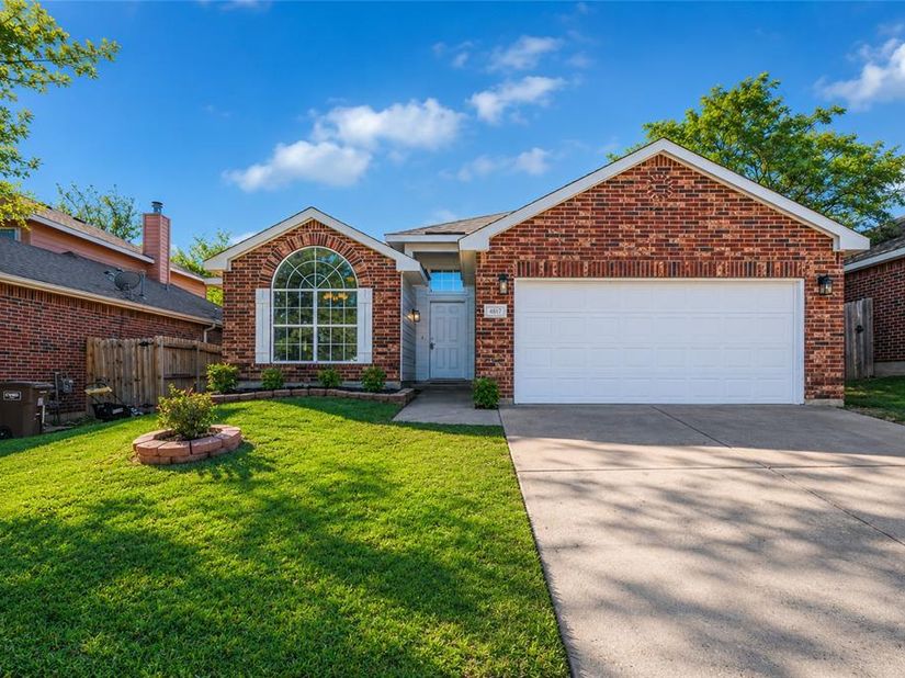 4817  Barnhill Lane , Fort Worth Texas 76135