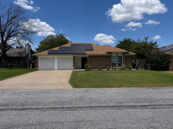 109  Colony Drive , Arlington Texas 76002
