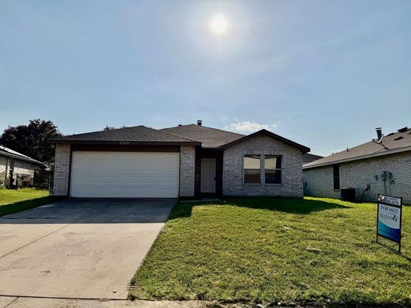 4249  Gray Fox Drive , Fort Worth Texas 76123