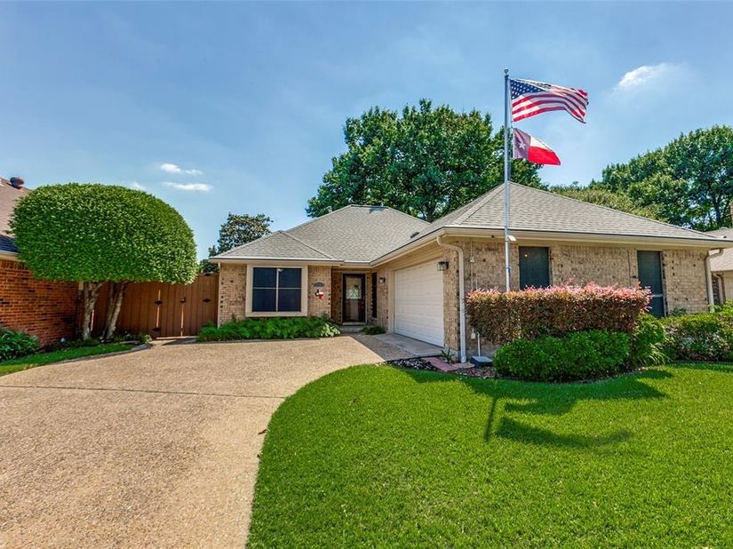2713  Laurel Oaks Drive , Garland Texas 75044