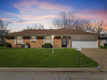 1118  Cozby Street E