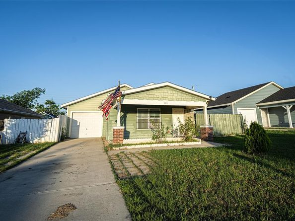 1315  Driess Street , Fort Worth Texas 76104