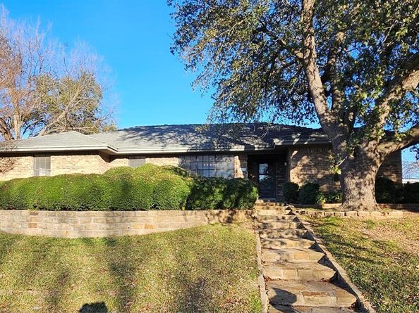 1817  Rhinevalley Drive , Arlington Texas 76012