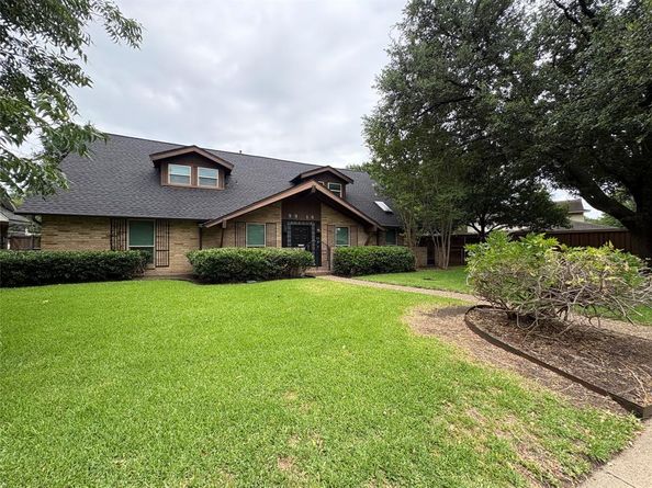 9916  Fieldcrest Drive , Dallas Texas 75238