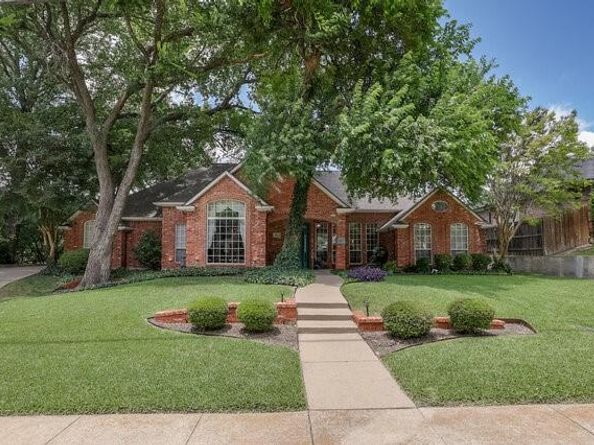 917  Longmeadow Lane , DeSoto Texas 75115