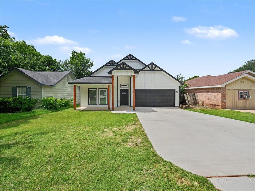 5331  Fernander Drive , Fort Worth Texas 76107