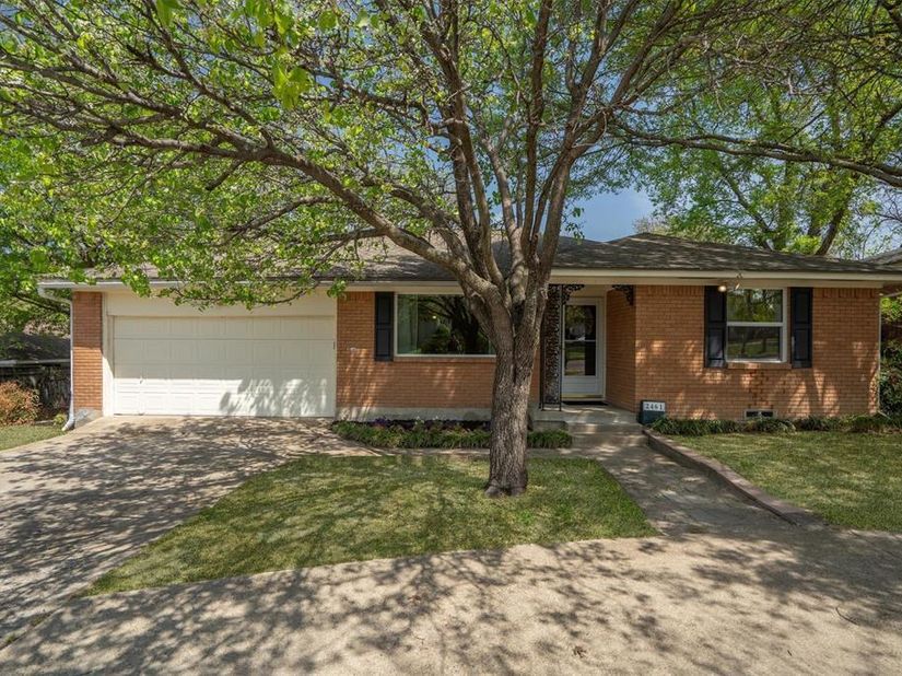 2461  Highland Road , Dallas Texas 75228