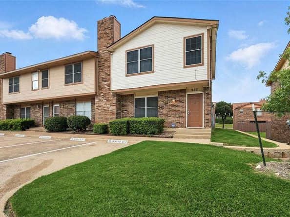 910  Cedar Terrace , Cedar Hill Texas 75104