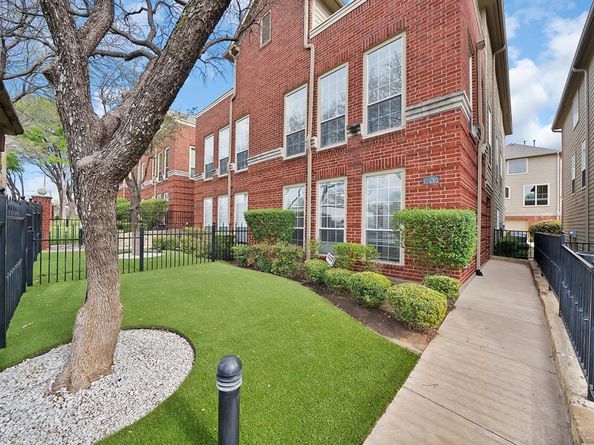 1015 W Bluff Street , Fort Worth Texas 76102