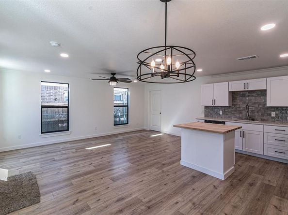 921 S Waverly Drive , Dallas Texas 75208