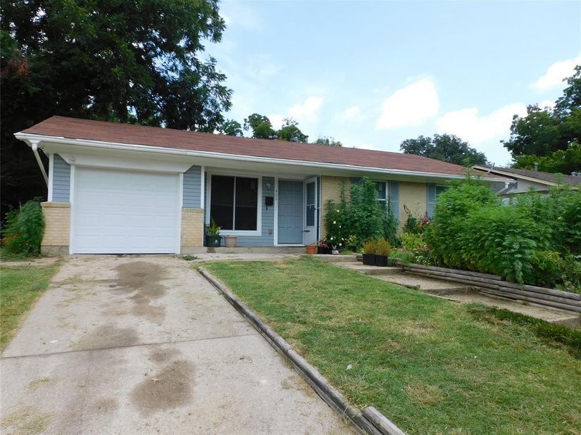 409 W Vista Drive , Garland Texas 75041