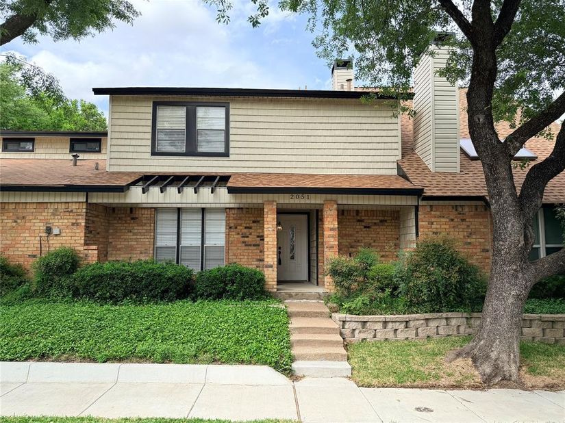 2051  Embassy Way , Carrollton Texas 75006