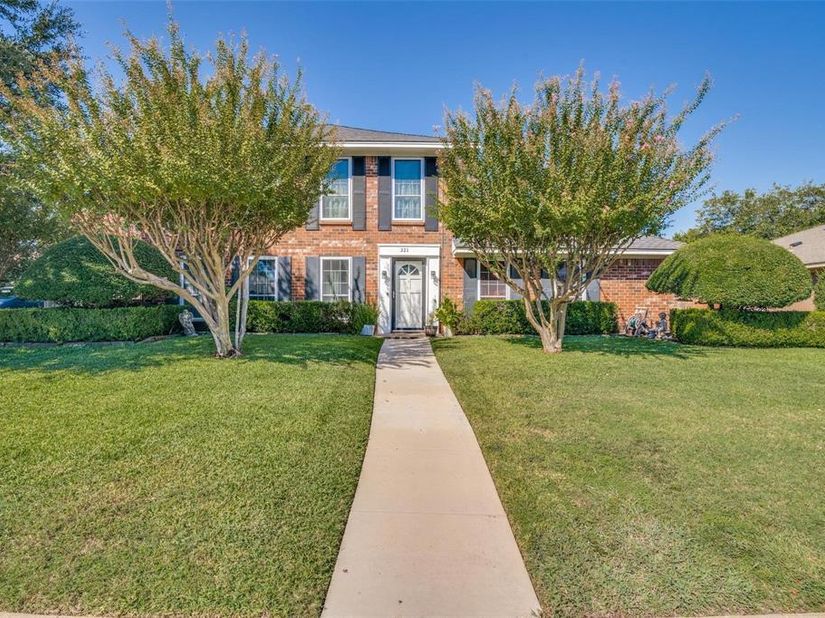 321  Kingsbridge Drive , Garland Texas 75040