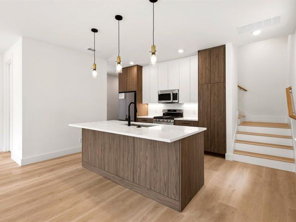 413 N Patton Avenue , Dallas Texas 75203