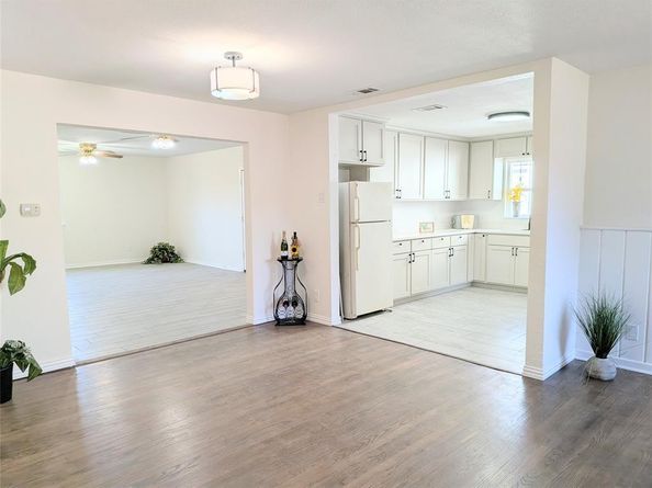 3051  UTAH Avenue , Dallas Texas 75216