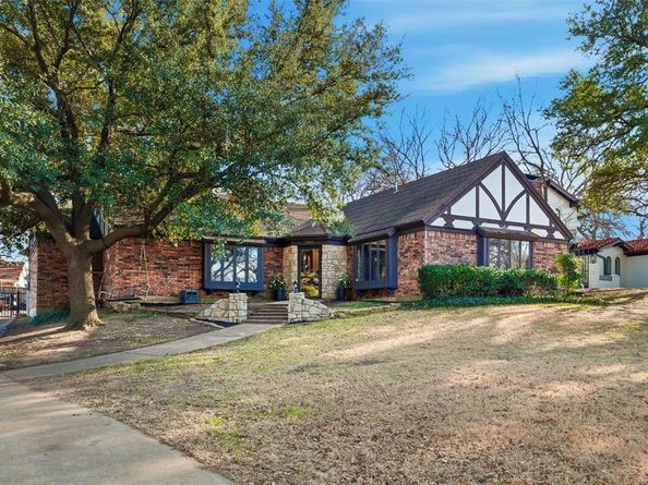 240  Timberlake  , Azle Texas 76020