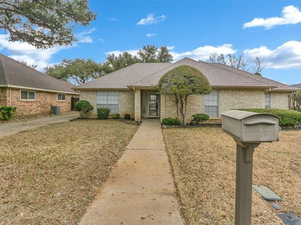 1105  Tulane Drive , Arlington Texas 76012