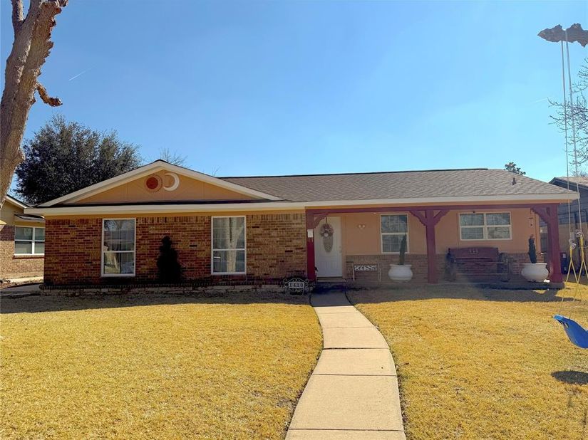 1410  Bowie Street , Garland Texas 75042